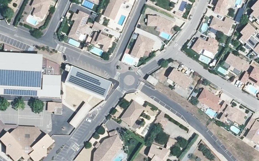 Vue aérienne du Mini-giratoire n°1069151681