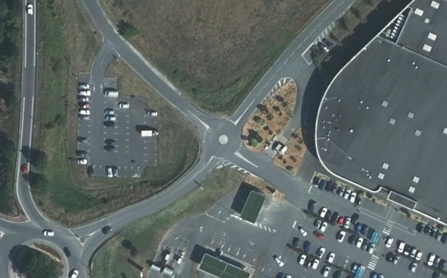 Vue aérienne du Mini-giratoire n°1069265882