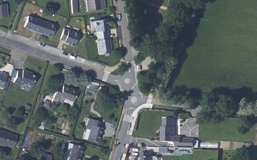 Vue aérienne du Mini-giratoire n°1069360715