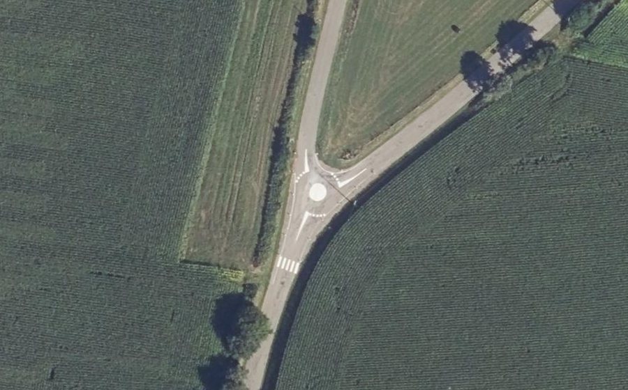 Vue aérienne du Mini-giratoire n°1073432824