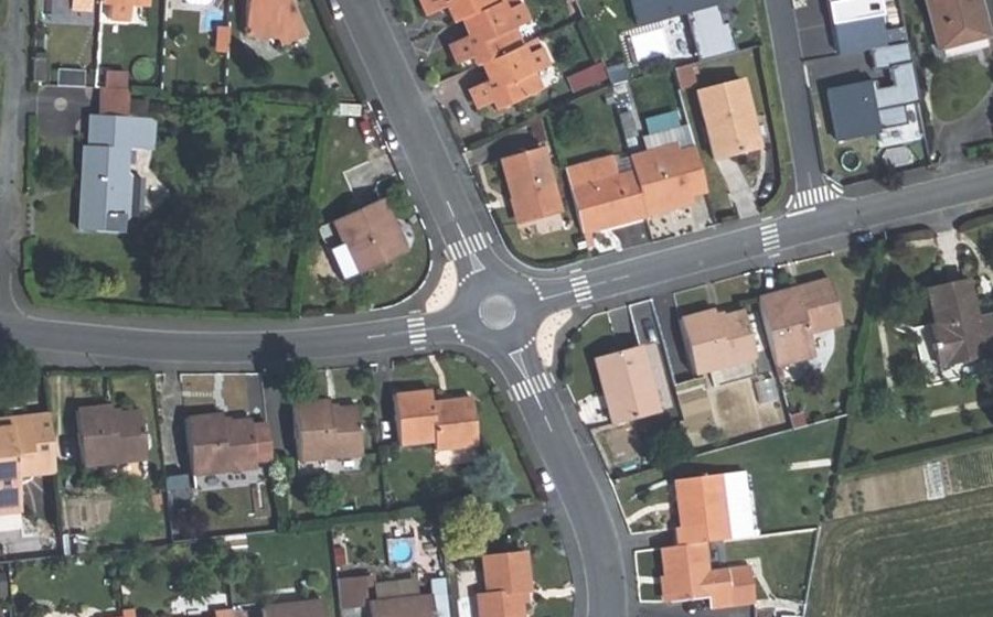 Vue aérienne du Mini-giratoire n°1074746307