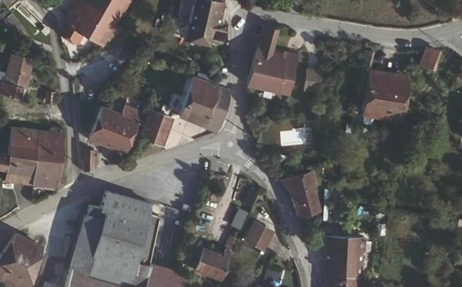 Vue aérienne du Mini-giratoire n°1074850283