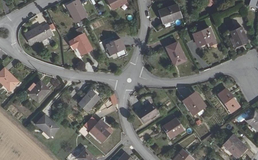 Vue aérienne du Mini-giratoire n°1075147294