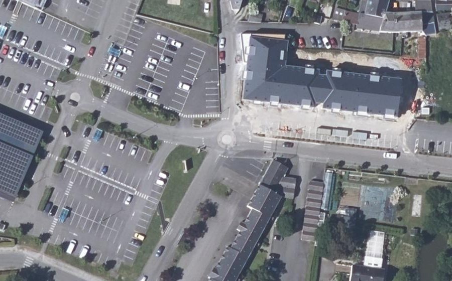 Vue aérienne du Mini-giratoire n°1076696012