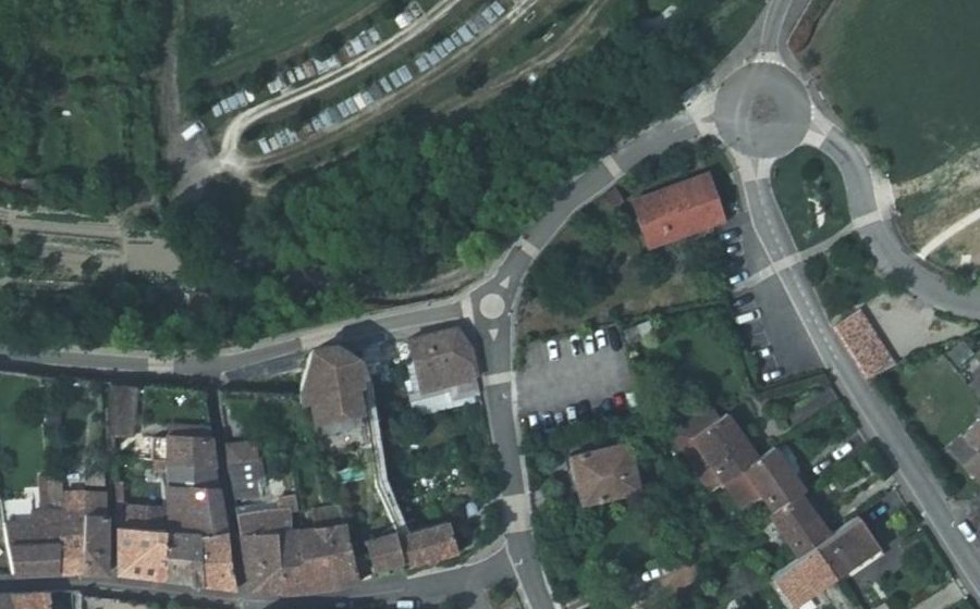 Vue aérienne du Mini-giratoire n°1079931817