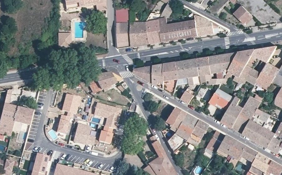 Vue aérienne du Mini-giratoire n°1080426984