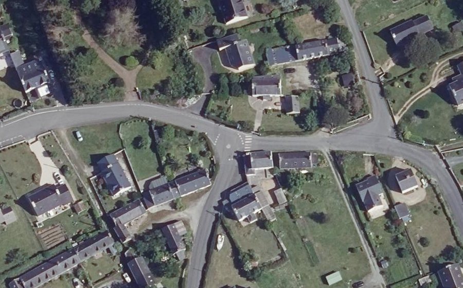 Vue aérienne du Mini-giratoire n°1086764883