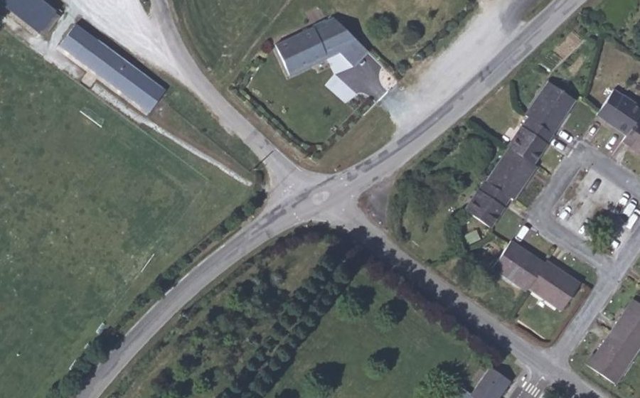 Vue aérienne du Mini-giratoire n°1092268621