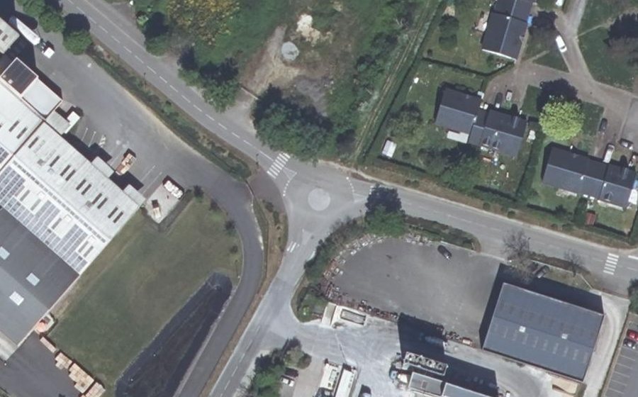 Vue aérienne du Mini-giratoire n°1094999167