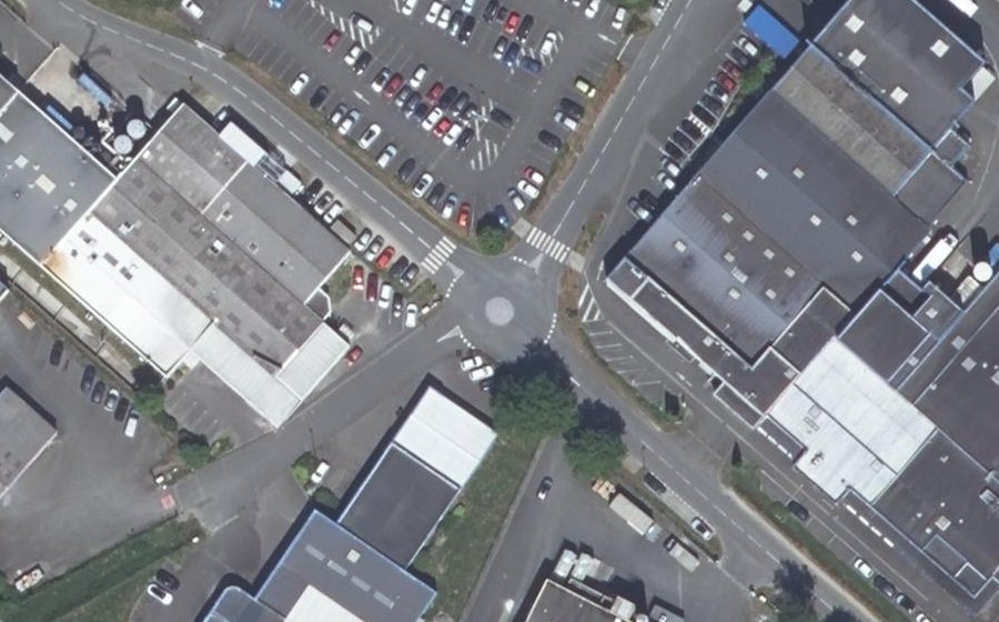 Vue aérienne du Mini-giratoire n°1094999714