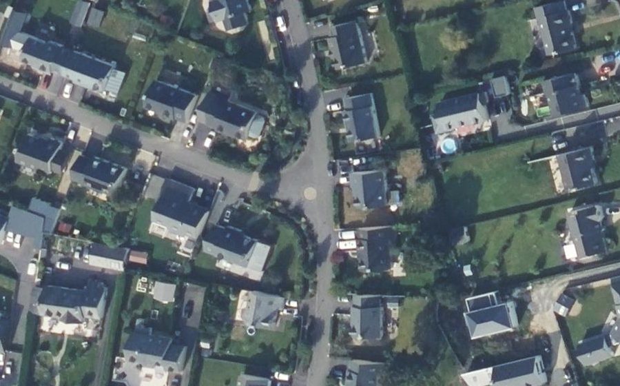 Vue aérienne du Mini-giratoire n°1096396035