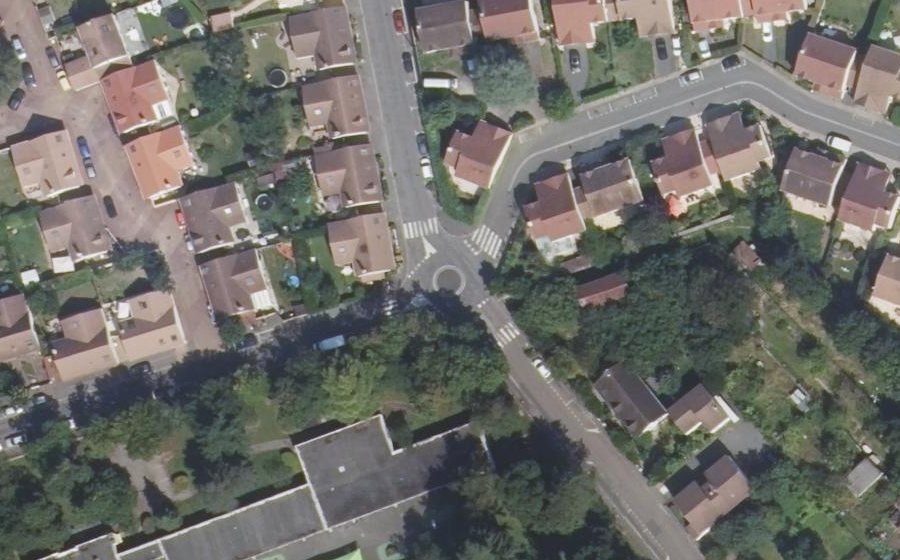 Vue aérienne du Rond-point anonyme n°101098050