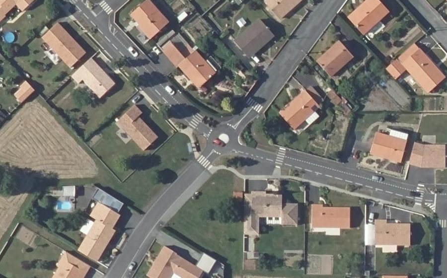 Vue aérienne du Mini-giratoire n°1099909411