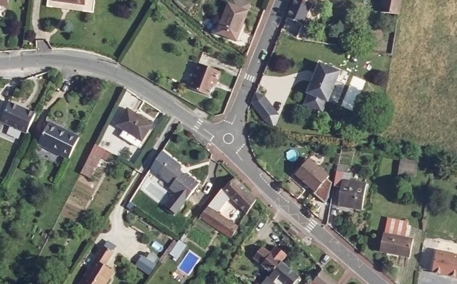 Vue aérienne du Mini-giratoire n°1102499793