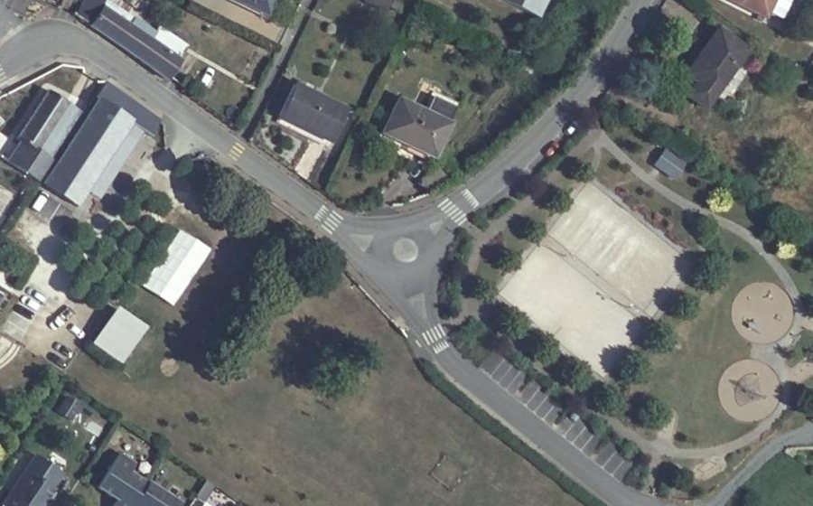 Vue aérienne du Mini-giratoire n°1105492164
