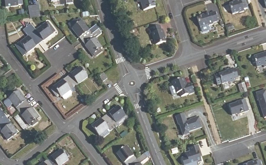Vue aérienne du Mini-giratoire n°1106653394