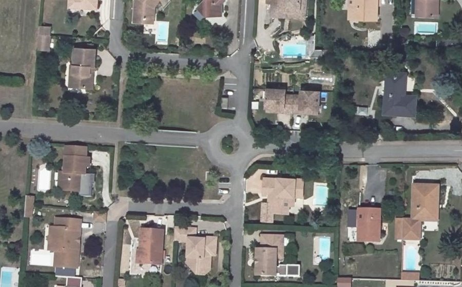 Vue aérienne du Mini-giratoire n°1107374164