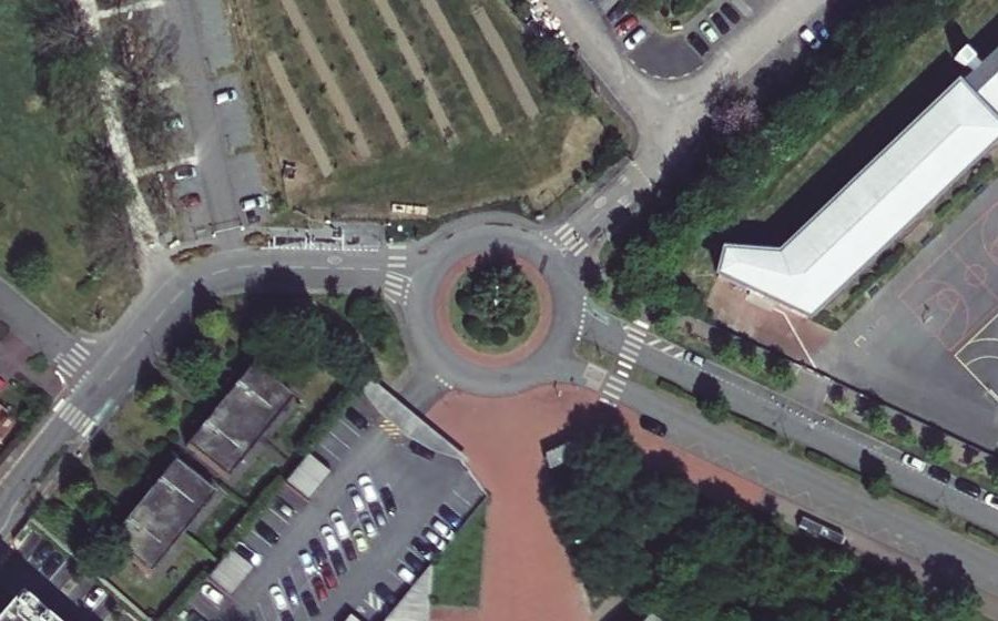 Vue aérienne du Rond-point anonyme n°101111358