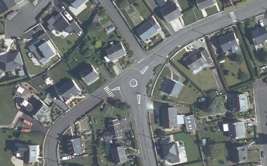 Vue aérienne du Mini-giratoire n°1116770403