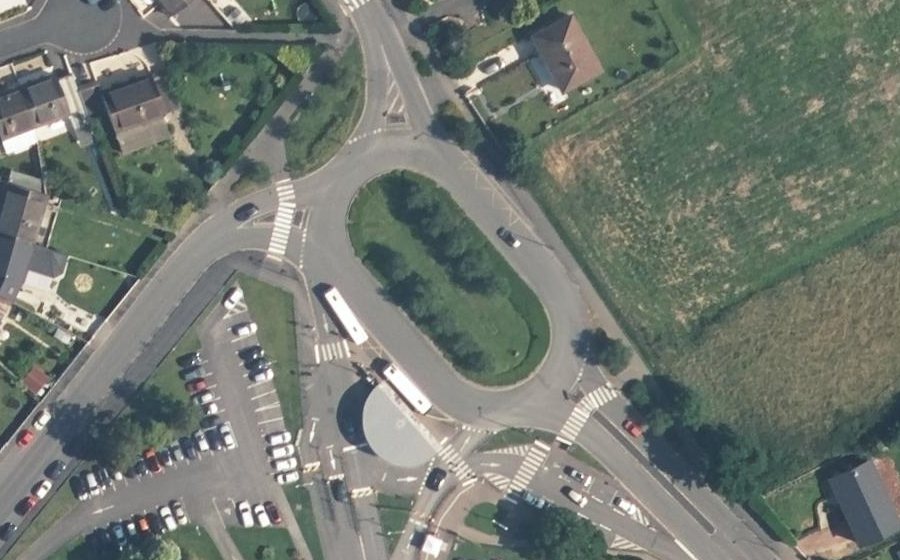 Vue aérienne du Rond-point anonyme n°1011190672