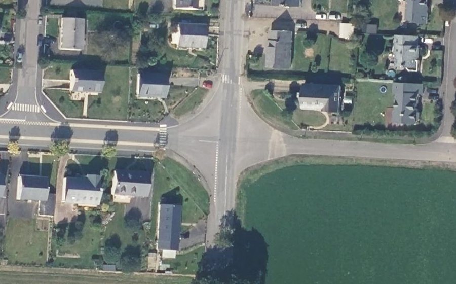 Vue aérienne du Mini-giratoire n°1120617394