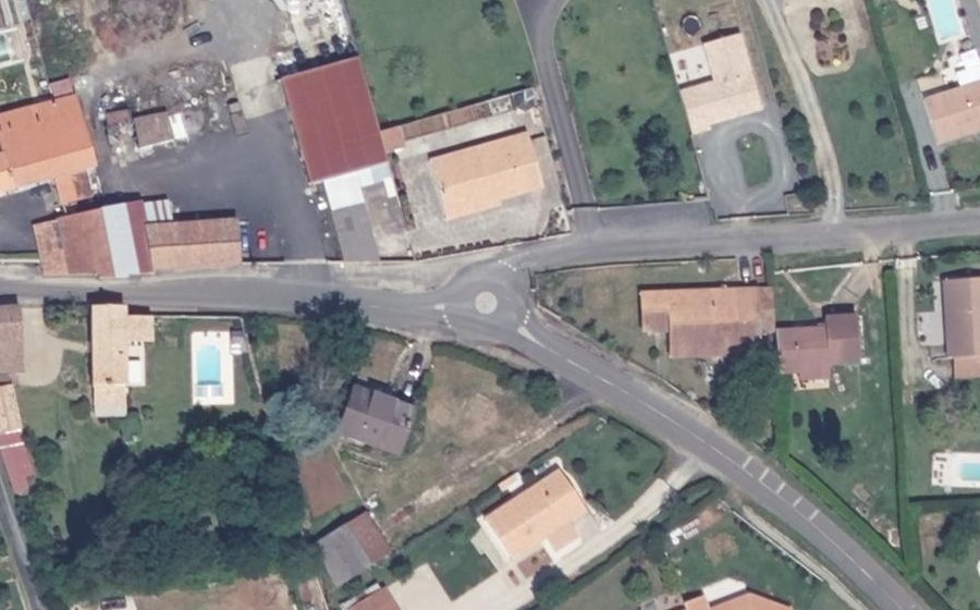 Vue aérienne du Mini-giratoire n°1152597528