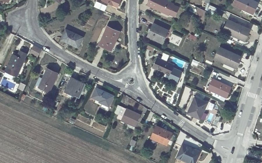 Vue aérienne du Mini-giratoire n°1163260957