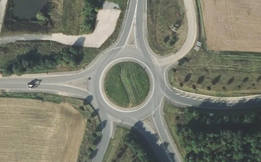 Vue aérienne du Rond-point anonyme n°101165787