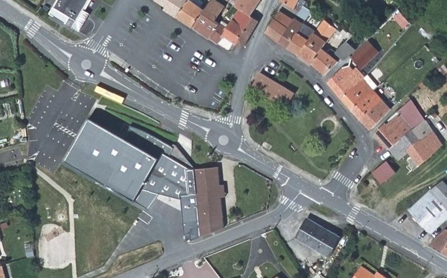 Vue aérienne du Mini-giratoire n°1165968154