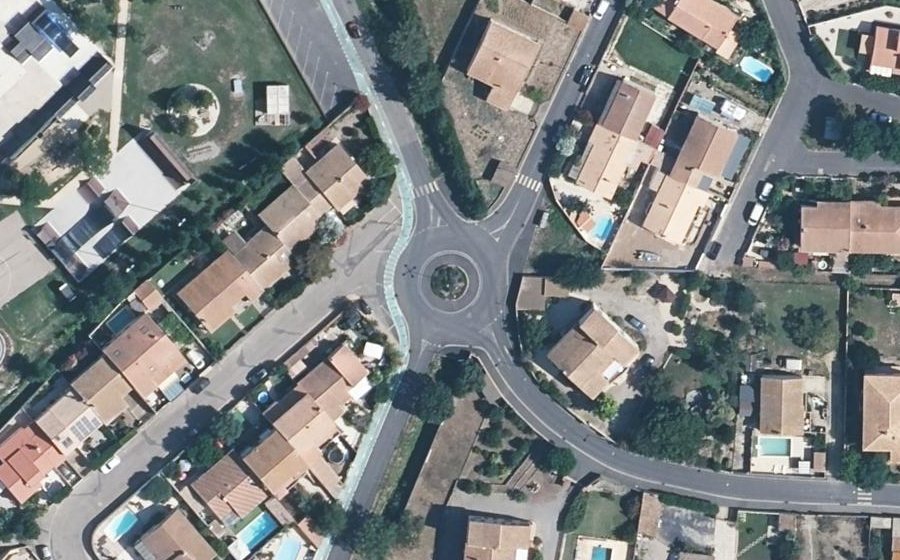 Vue aérienne du Rond-point anonyme n°1011681093
