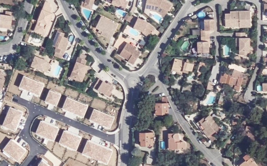Vue aérienne du Rond-point anonyme n°1011749445
