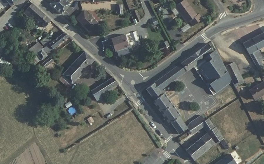 Vue aérienne du Mini-giratoire n°1195149515