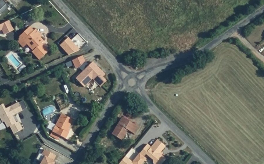 Vue aérienne du Rond-point anonyme n°1011962253