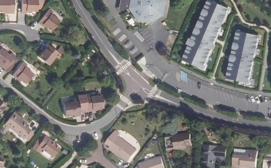 Vue aérienne du Rond-point anonyme n°101206815