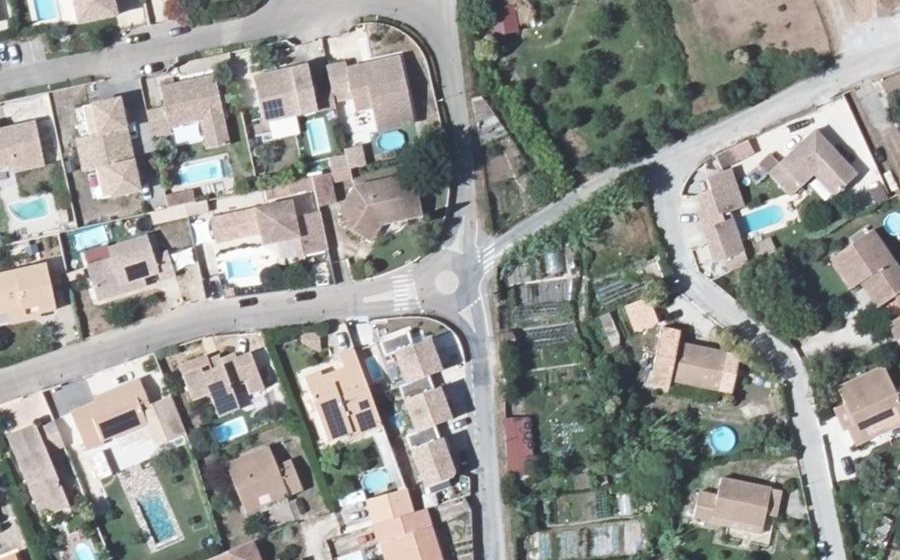 Vue aérienne du Rond-point anonyme n°1012175767