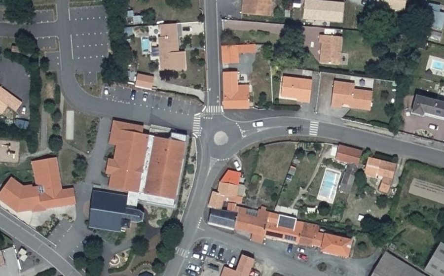 Vue aérienne du Mini-giratoire n°1222025296