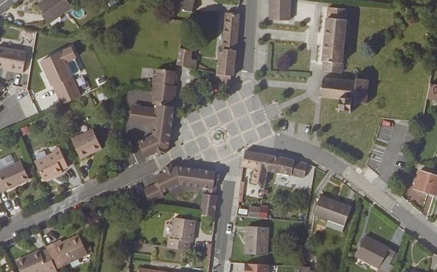 Vue aérienne de la Place de l'Église