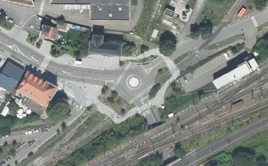 Vue aérienne du Rond-point anonyme n°1012520357