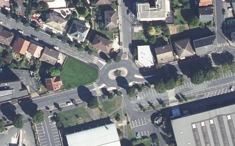 Vue aérienne du Alain Peyrefitte