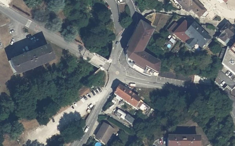Vue aérienne du Mini-giratoire n°1275918223
