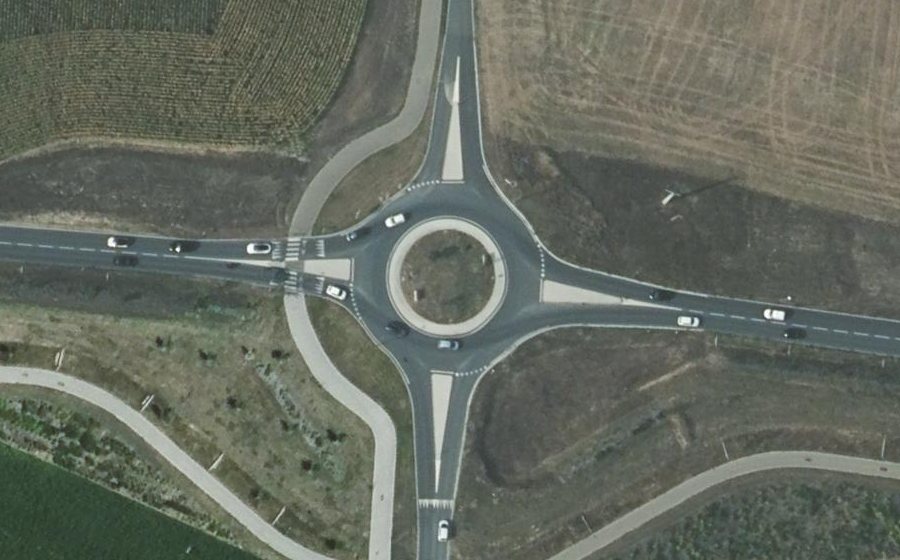 Vue aérienne du Rond-point anonyme n°1012796835