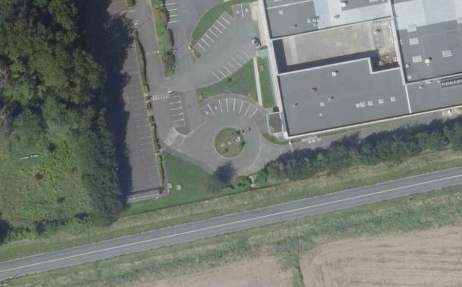 Vue aérienne du Rond-point anonyme n°1012821134