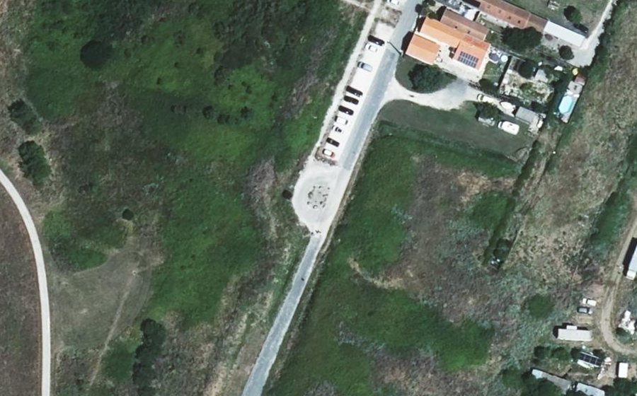 Vue aérienne du Rond-point anonyme n°1012888572