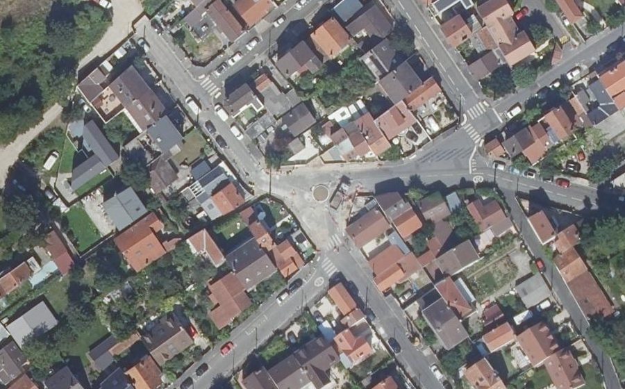 Vue aérienne du Mini-giratoire n°1309080739