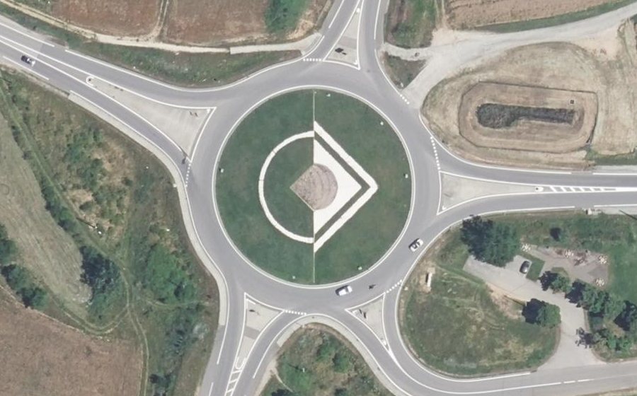 Vue aérienne du Rond-point anonyme n°10131001
