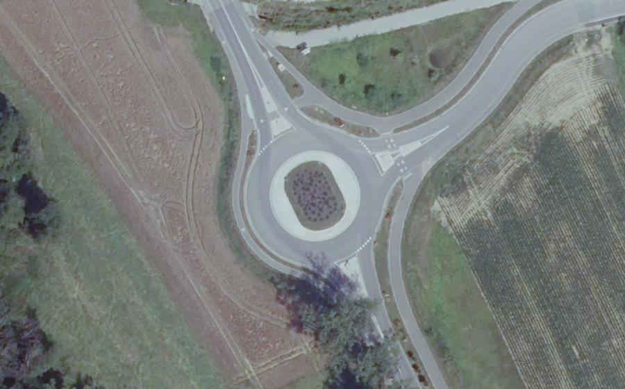 Vue aérienne du Rond-point anonyme n°1013191537