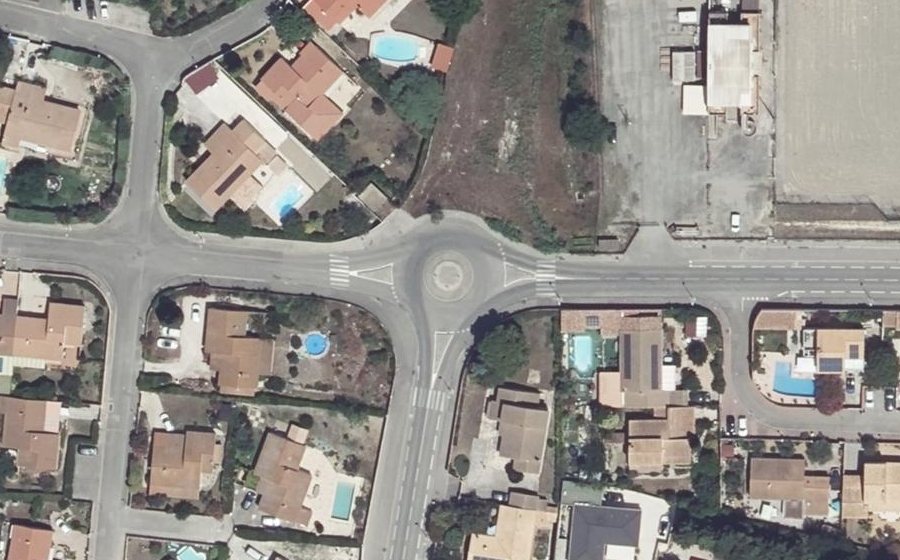 Vue aérienne du Rond-point anonyme n°1013320775