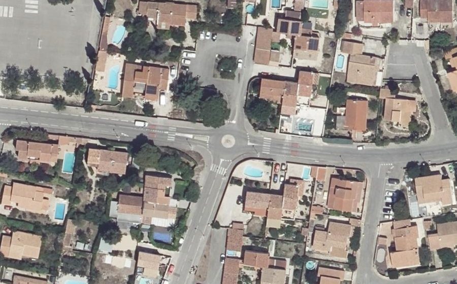 Vue aérienne du Rond-point anonyme n°1013320777