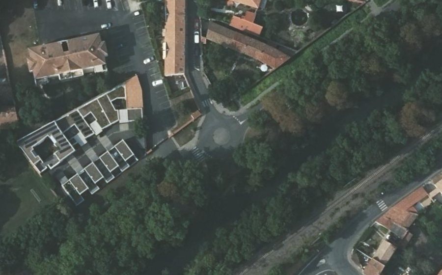 Vue aérienne du Rond-point anonyme n°101334297