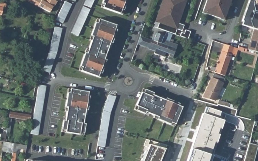 Vue aérienne du Rond-point anonyme n°1013449659